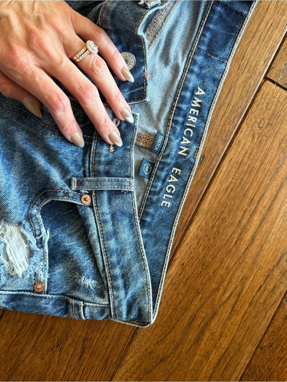 American Eagle Outfitters Light Blue stovepipe Jeans - Picture 2 of 9